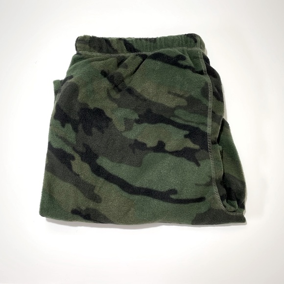 NWOT Camouflage Relaxed Fit Fleece Green Pant Size Large - Picture 1 of 6